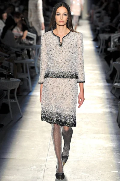 Look 24